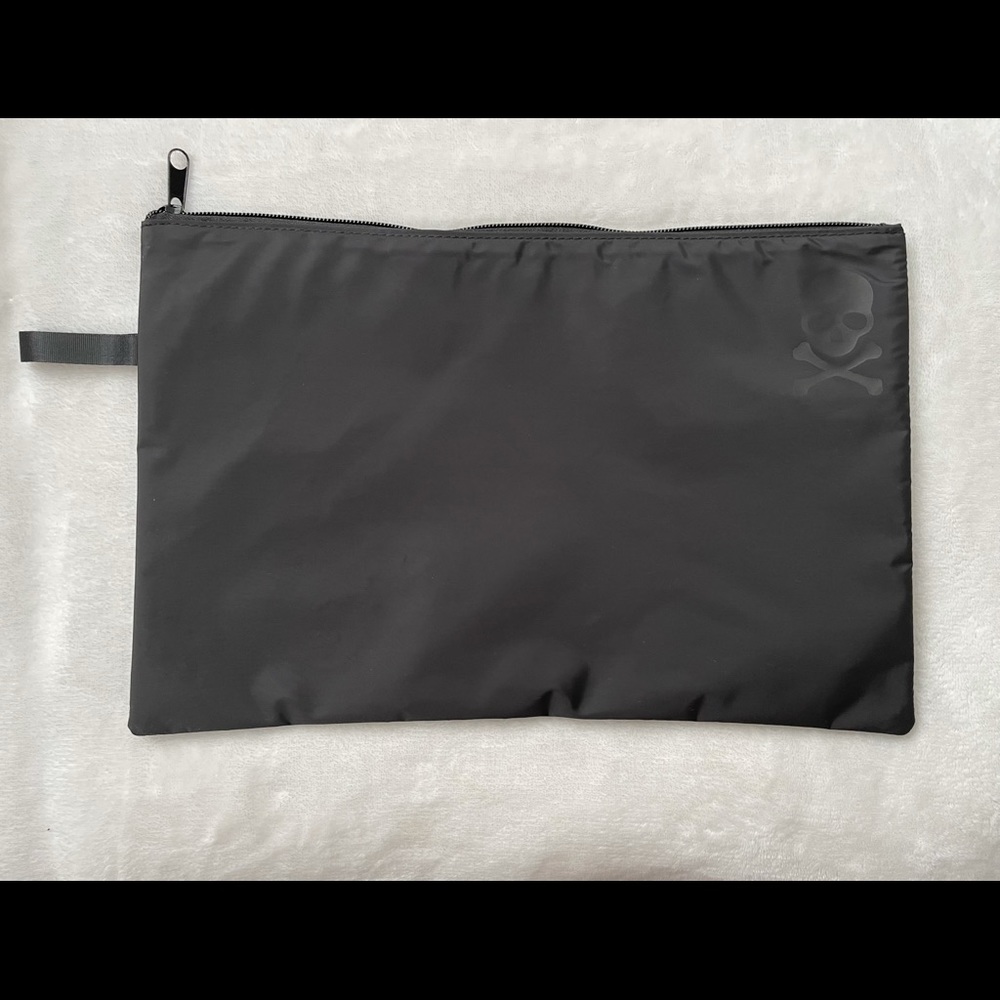 SoulCycle pouch. Never used !!!